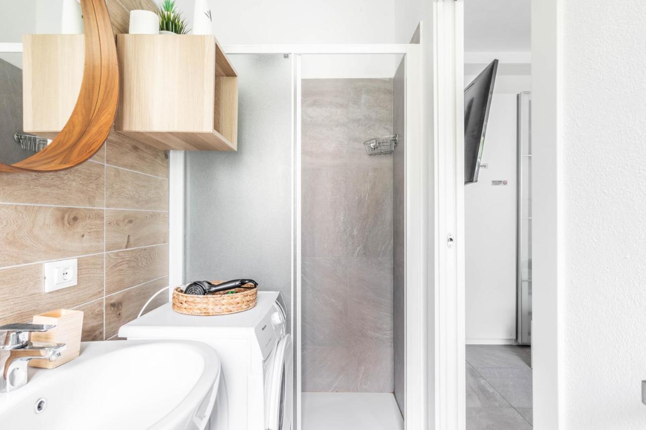 Eden House Sansiro-Duomo Netflix & Design Apartment Milano Ngoại thất bức ảnh