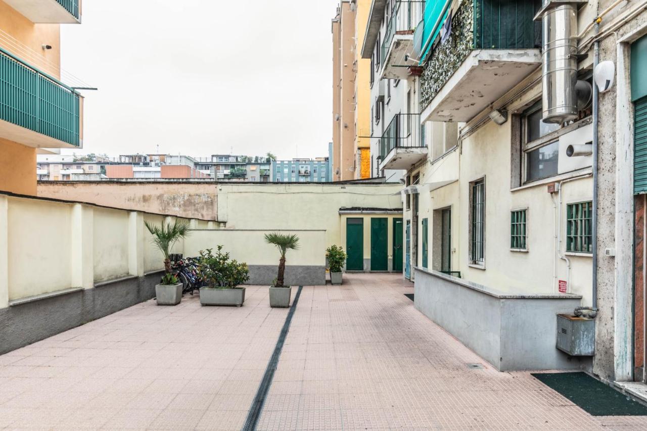 Eden House Sansiro-Duomo Netflix & Design Apartment Milano Ngoại thất bức ảnh